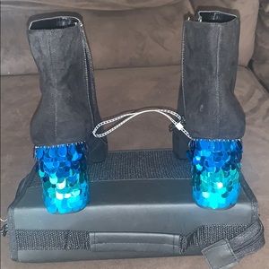 Size 8.5 Gianni Bini ankle boots.